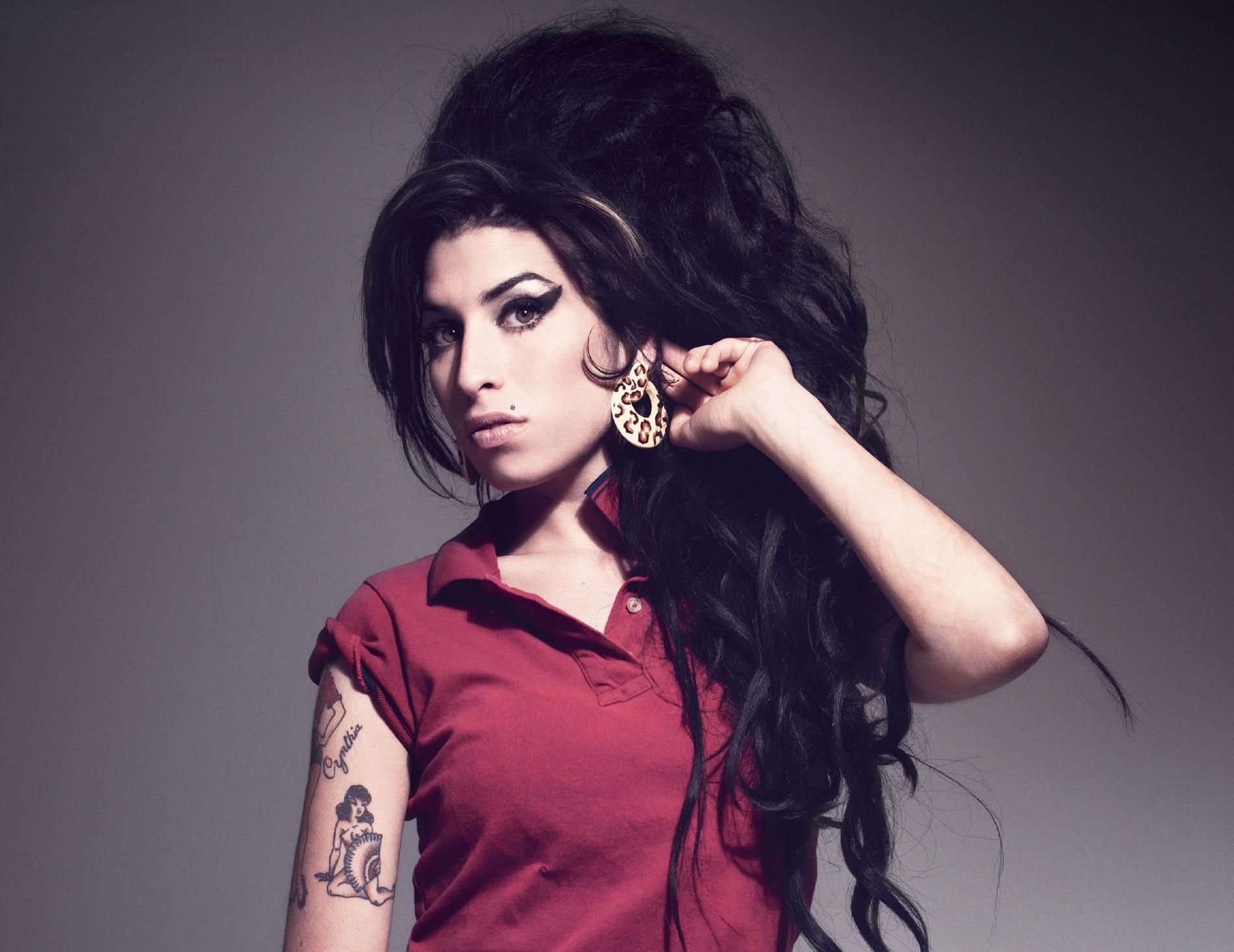Os 40 anos da grandiosa Amy Winehouse